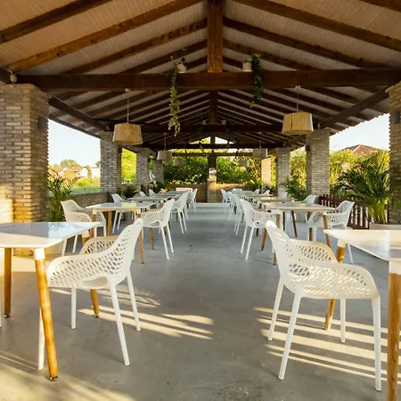 Parakladi Seaside Retreat شقة