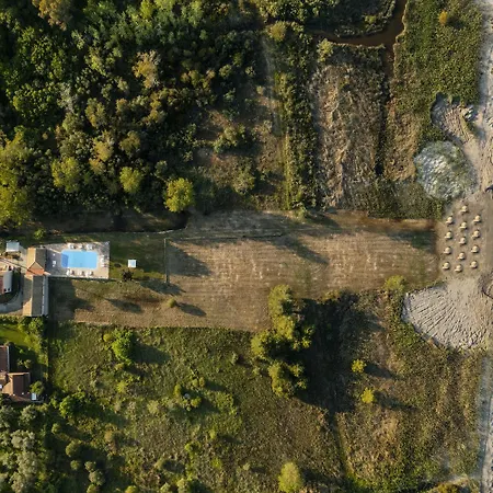 Parakladi Seaside Retreat شقة