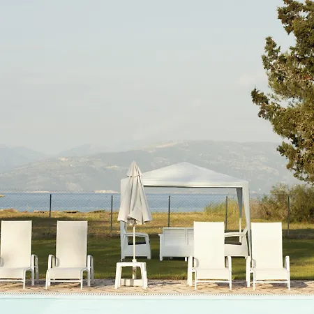 Parakladi Seaside Retreat Lefkímmi