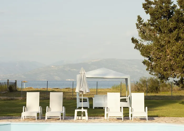 Parakladi Seaside Retreat Lefkímmi